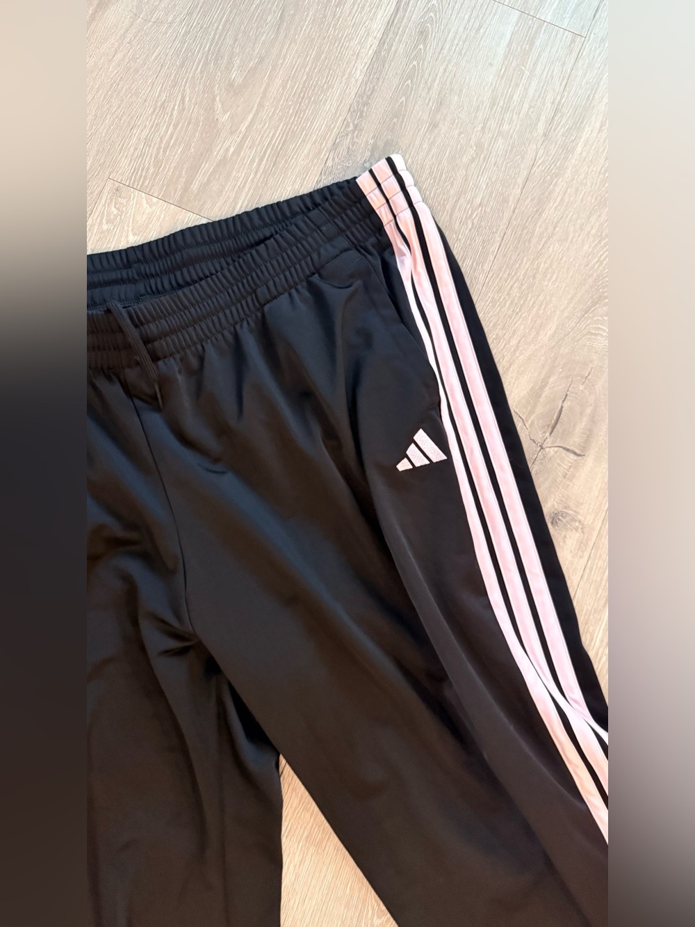🔥$10 FINAL PRICE🔥 Adidas Three Stripe Jogger Sweatpants Black Light Pink Logo🩷 - Picture 6 of 7